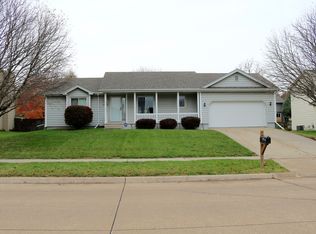 2805 Maple St, West Des Moines, IA 50265