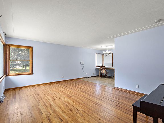 4th image of 6924 Scott Ave N