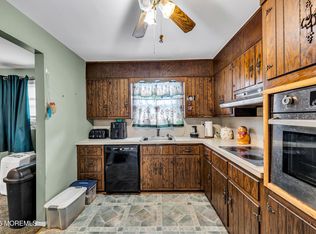 3 Carlo Dr, Keansburg, NJ 07734