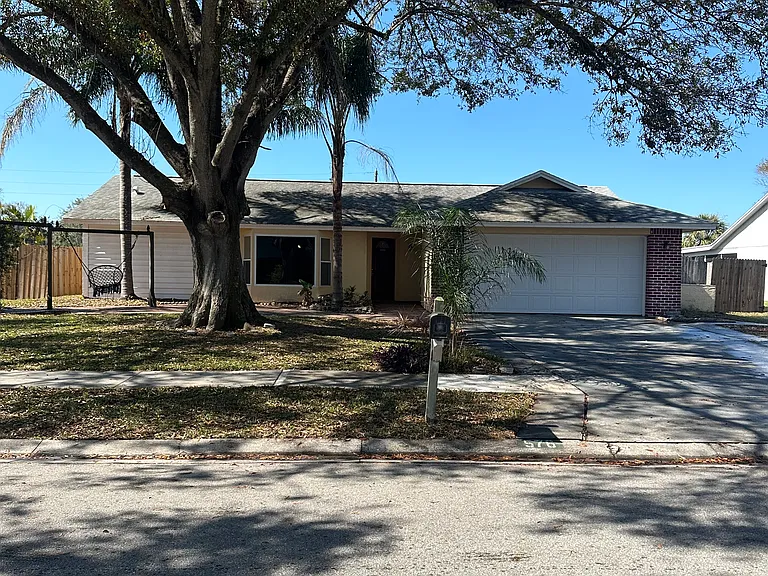 576 Still Meadows Cir W — Photo 1