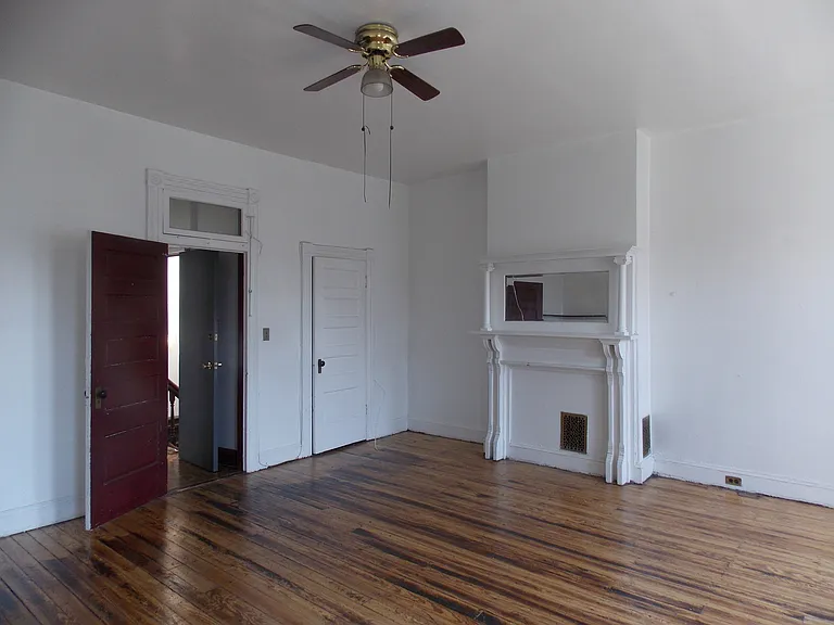 2823 Saint Paul St — Photo 3