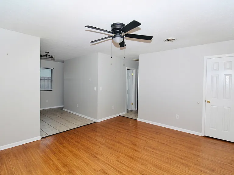 626 N 32nd St #1 — Photo 4