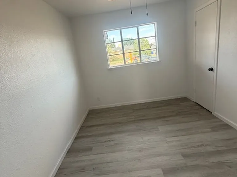9523 Charleston St — Photo 12