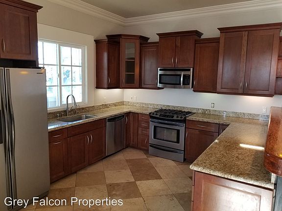 5th image of 601 Sunset Dr Unit B