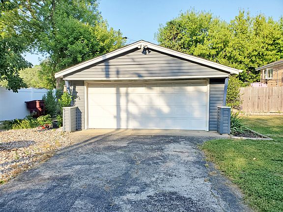 3rd image of 5326 W 89th St