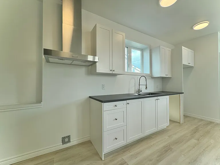 14 Connaught St #1 — Photo 4