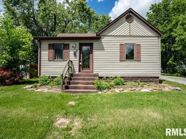 613 N 29th St, Herrin, IL 62948