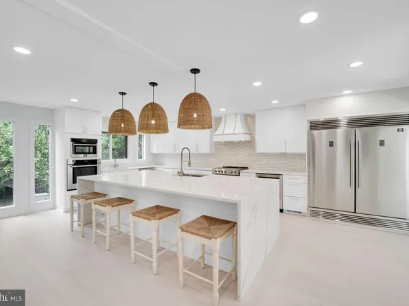 8509 Timber Hill Ln, Potomac, MD 20854