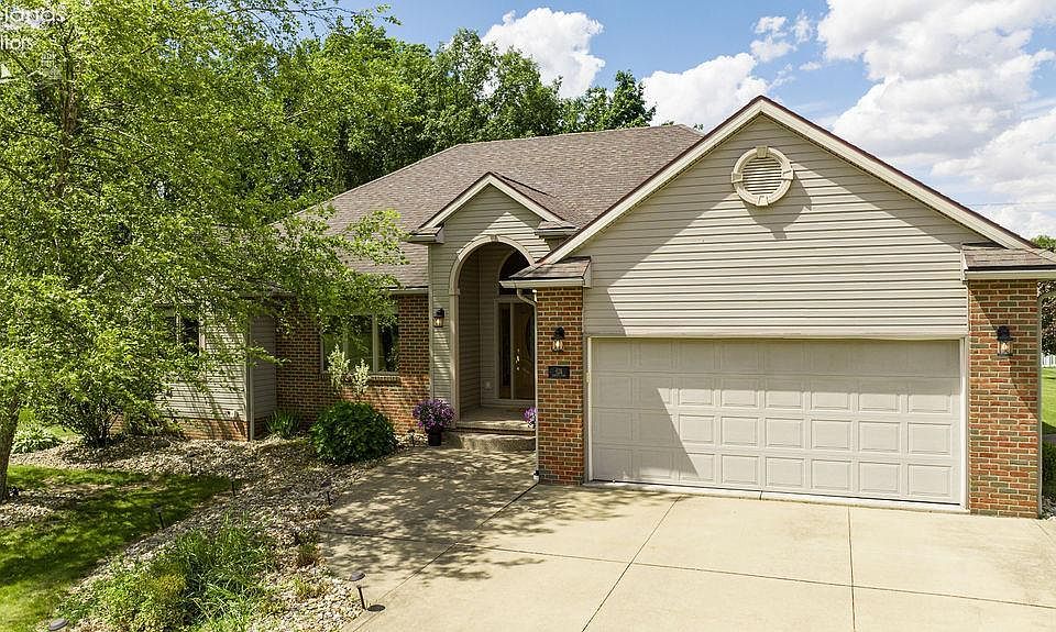 1st image of 624 Linden Ln