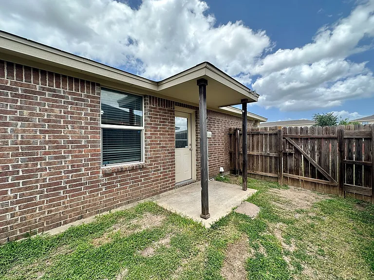 1306 Cavalry Ln — Photo 29