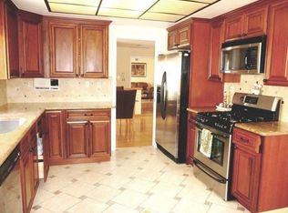 1061 Ridgemont Dr, Milpitas, CA 95035