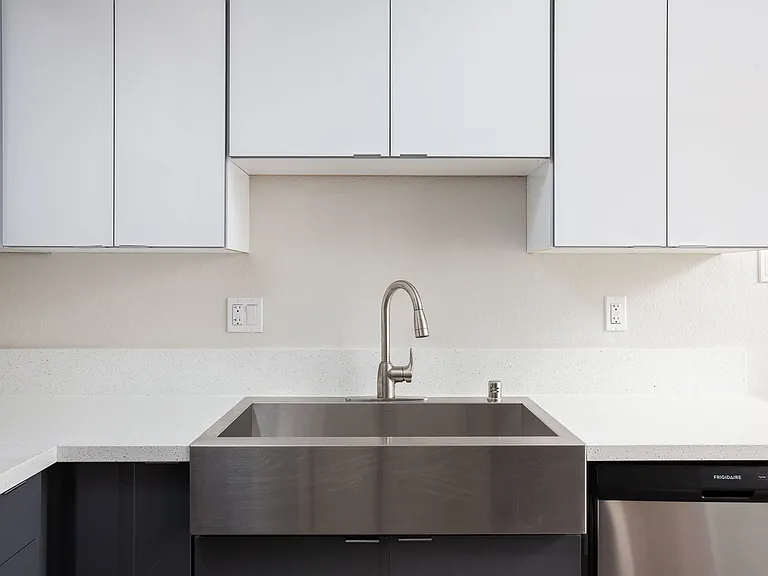 West Fifth Apartments — Photo 6