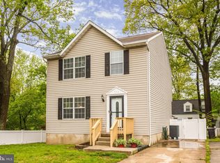 992 10th St, Pasadena, MD 21122