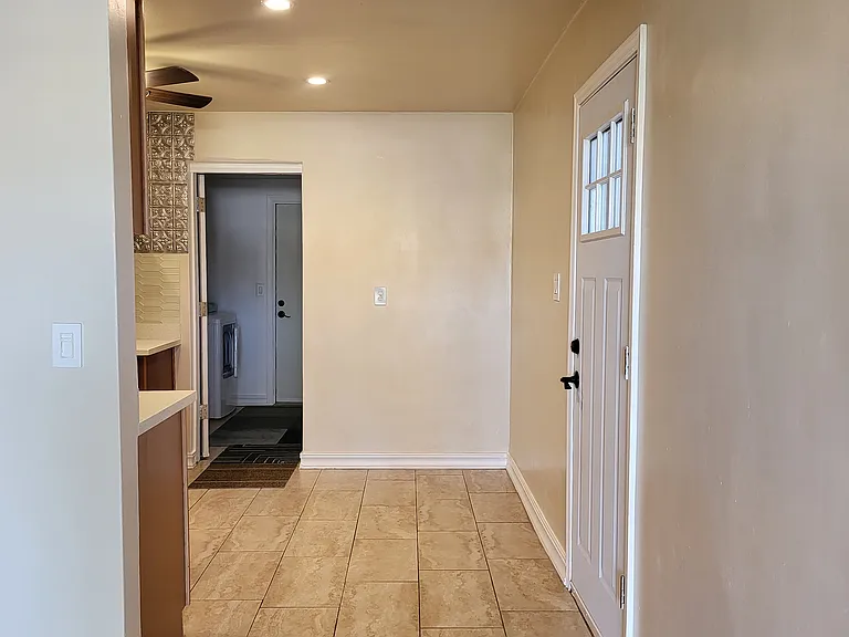 1040 N 27th Pl — Photo 27