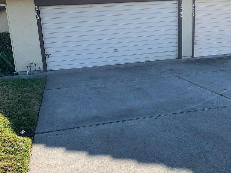 8760 Fox Creek Dr — Photo 1