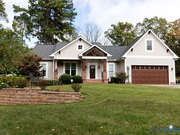 212 Belmont Cir, Farmville, VA 23901