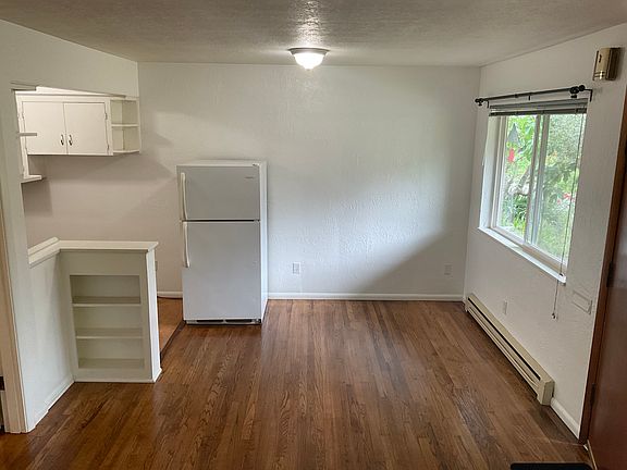 5th image of 5320 SE Schiller St #3