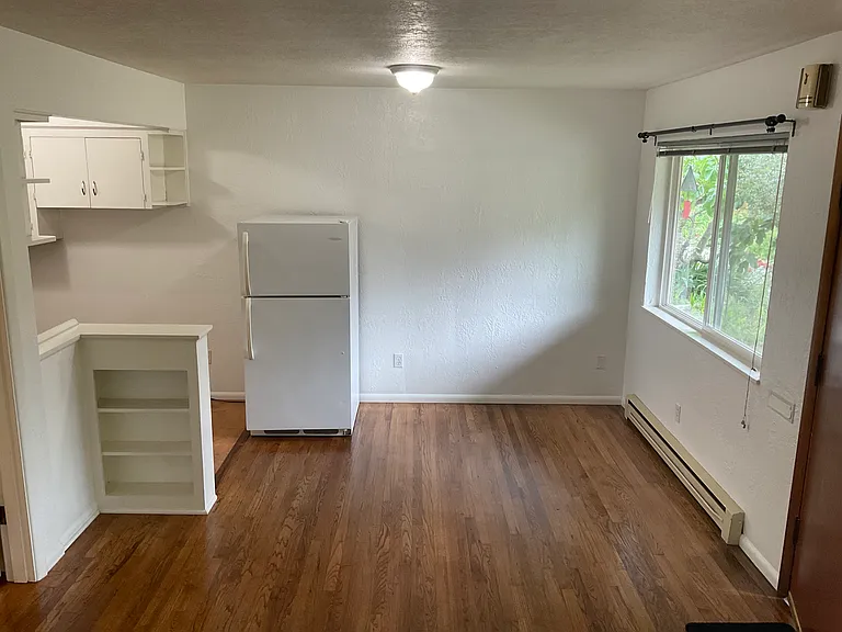 5320 SE Schiller St #3 — Photo 5