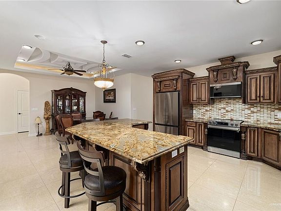 3rd image of 220 Santa Lucia Ln