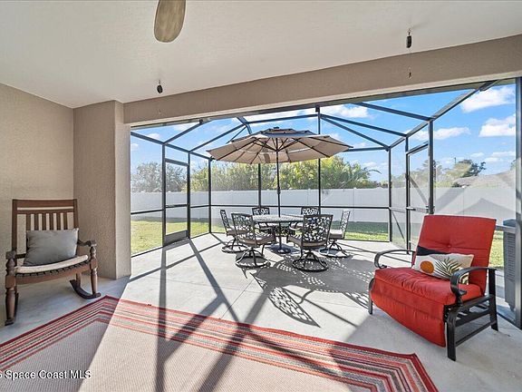 4th image of 5710 Peacock Ct