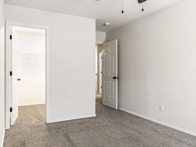 331 Heritage Commons Cir — Photo 17