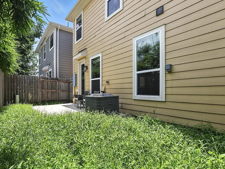 8618 Cedar Plains Ln — Photo 22
