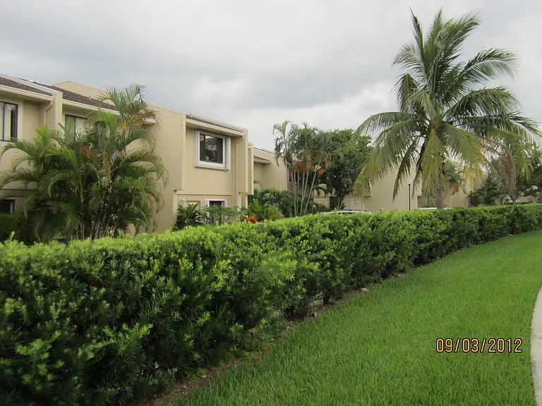 139 Sparrow Dr #3G — Photo 13