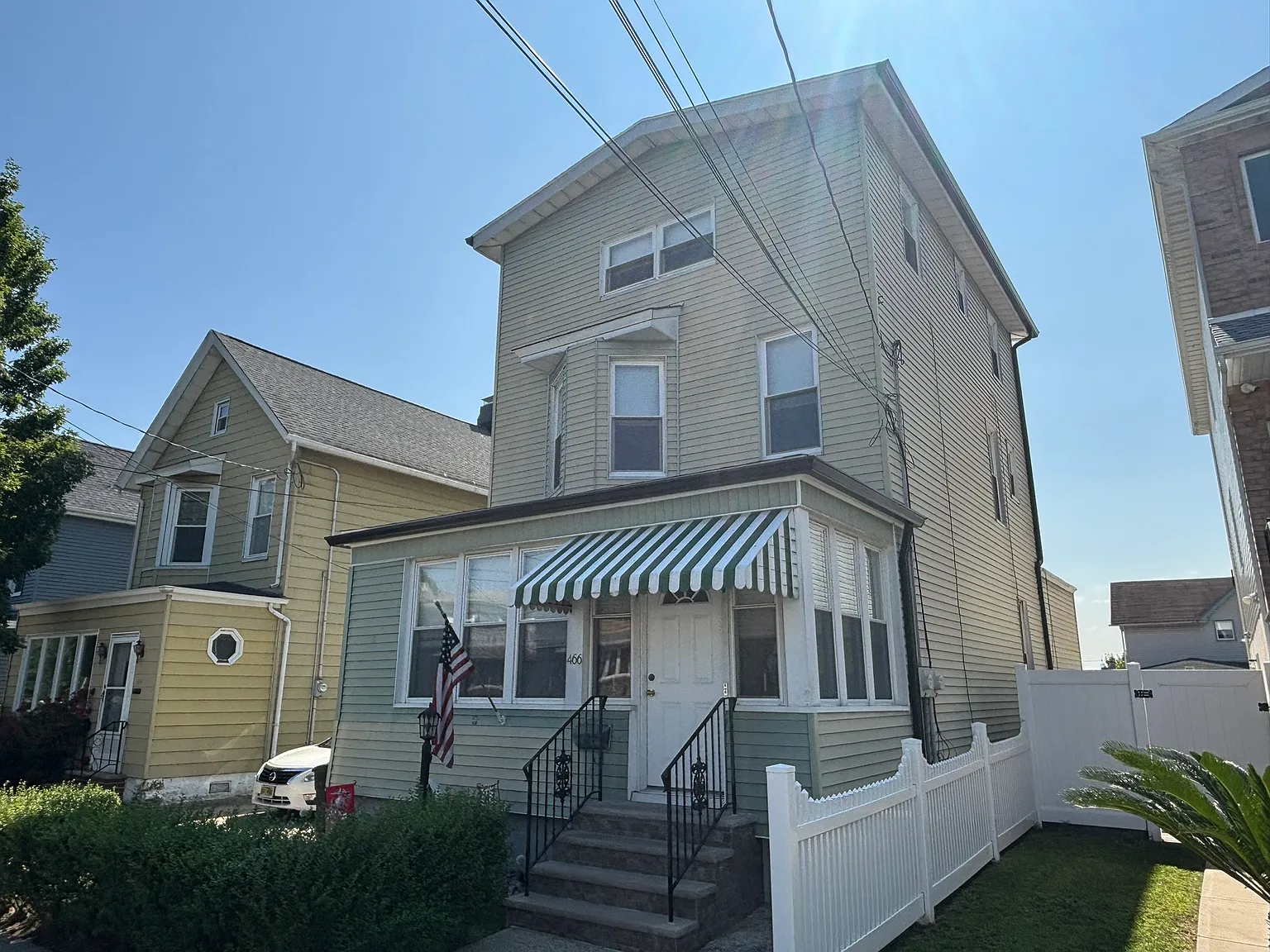 2 bed, 1.5 bath, $2,000 — Photo 1