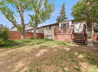 84 E Falconridge Pl NE, Calgary, AB T3J 1A6