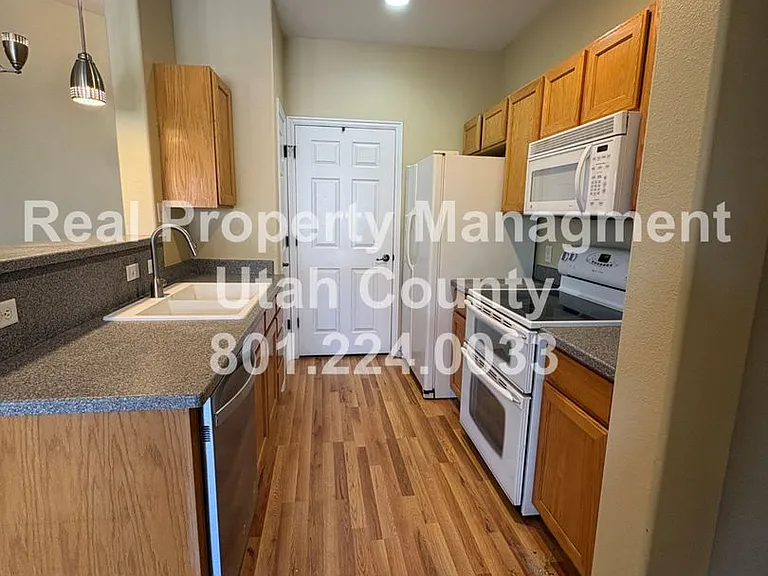 1492 W 50 N — Photo 10