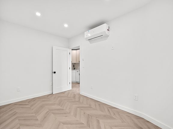 3rd image of 105 Gates Ave #6