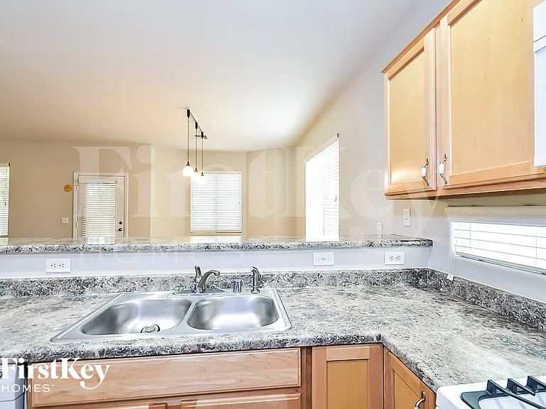 10832 Avenzano St — Photo 7