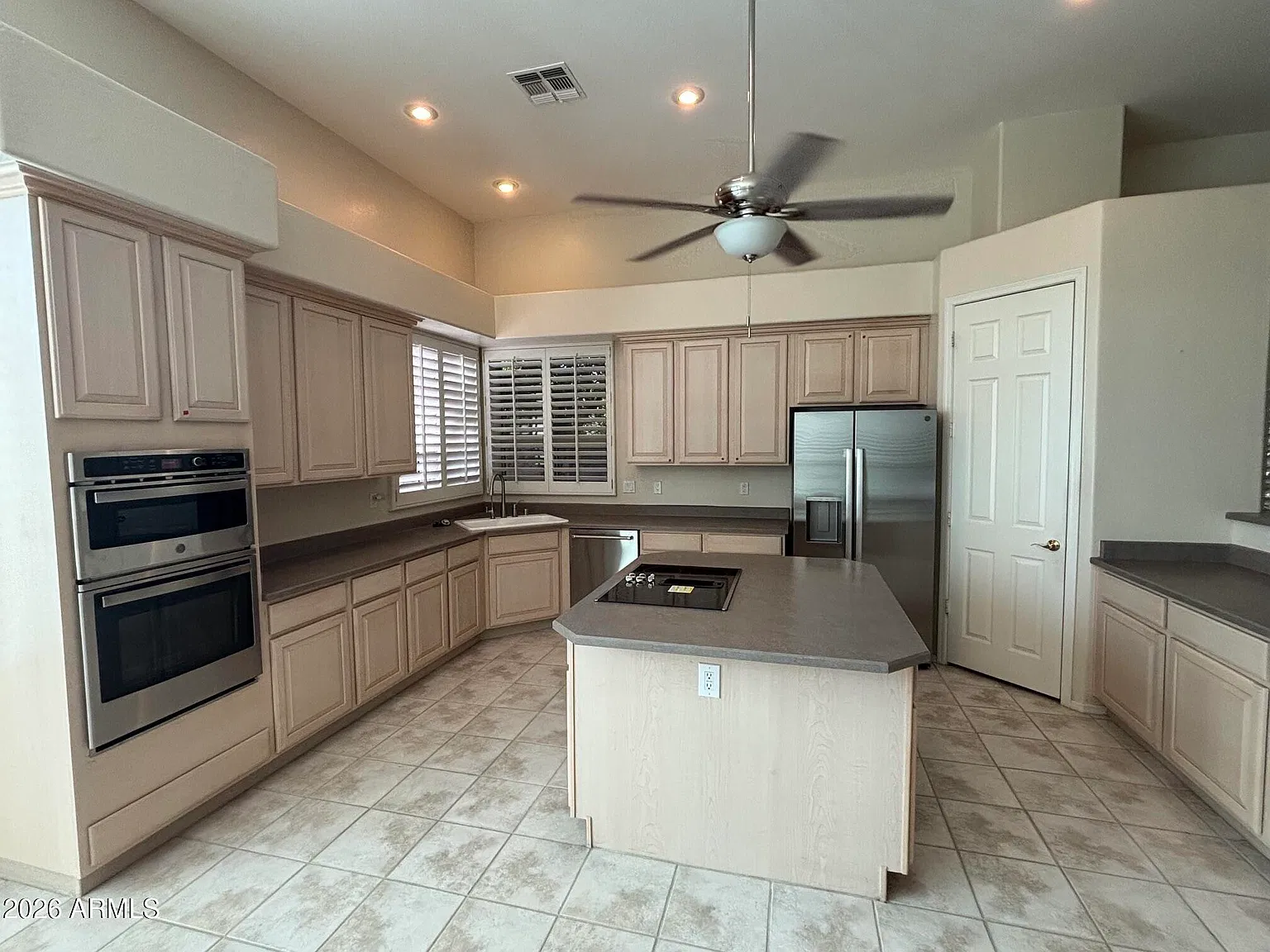 4 bed, 3.5 bath, 2984 sqft, $4,950 — Photo 4