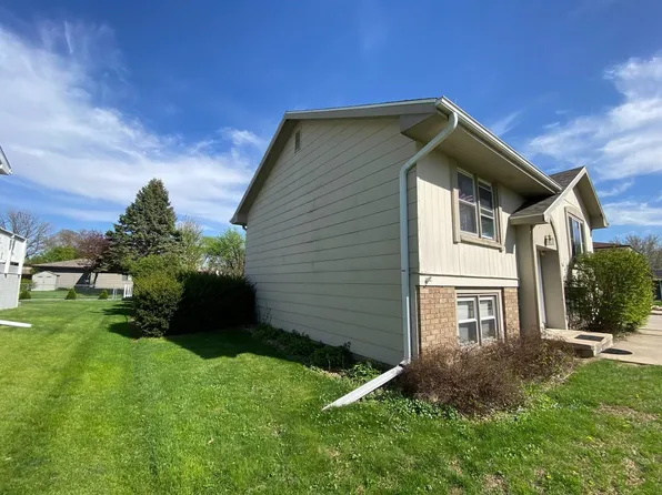 1816 Sunset St, Grinnell, IA 50112