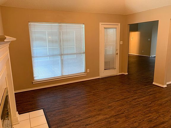 4th image of 709 Marsh Ct