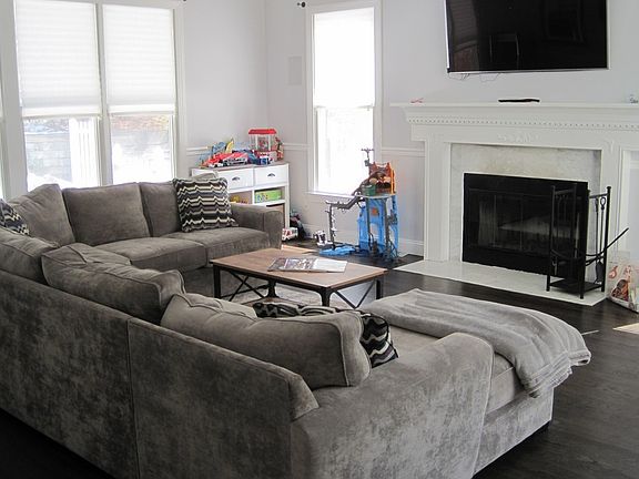4th image of 121 Laurel Valley Dr