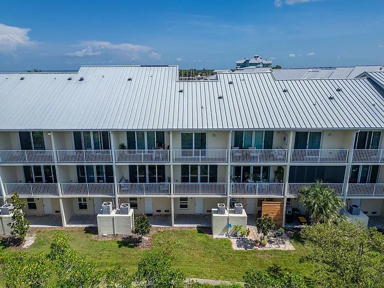 3266 Mangrove Point Dr — Photo 78