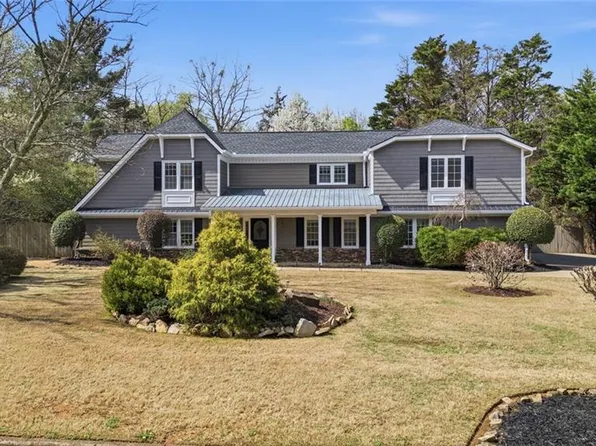 415 Saddle Creek Cir, Roswell, GA 30076