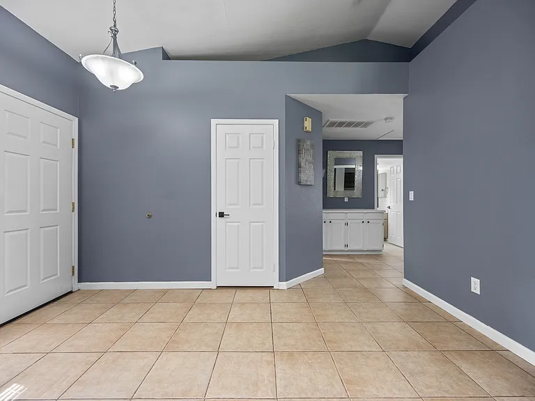 9506 Ravenrock Dr — Photo 16