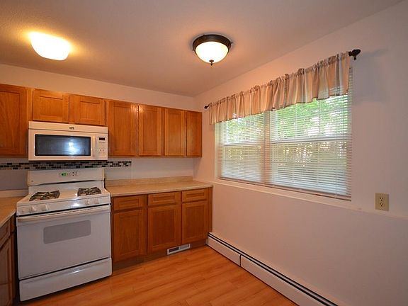 3rd image of 61 Farrwood Ave APT 7