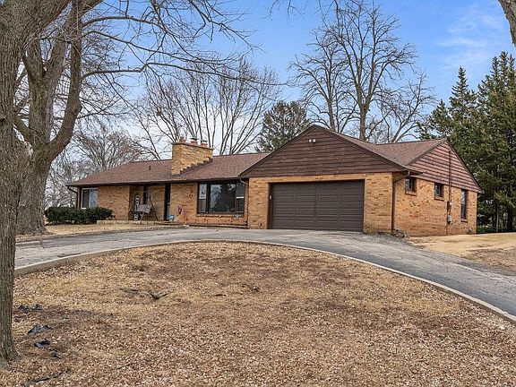 3rd image of 1504 S Mulford Rd