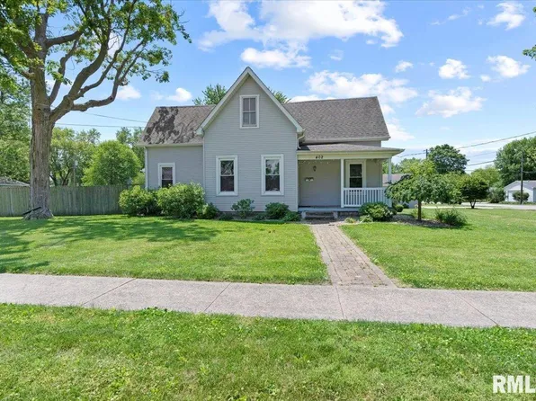 402 E Mulberry St, Chatham, IL 62629