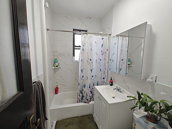 5th image of 3537 33rd St APT 5