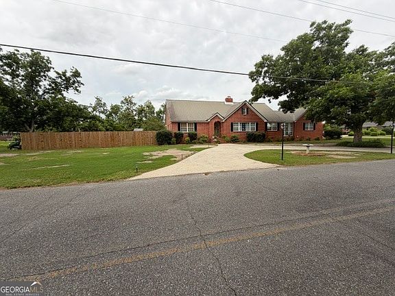 4th image of 1501 Parkway Dr