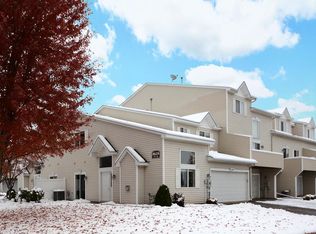 8624 Savanna Oaks Bay UNIT F, Woodbury, MN 55125