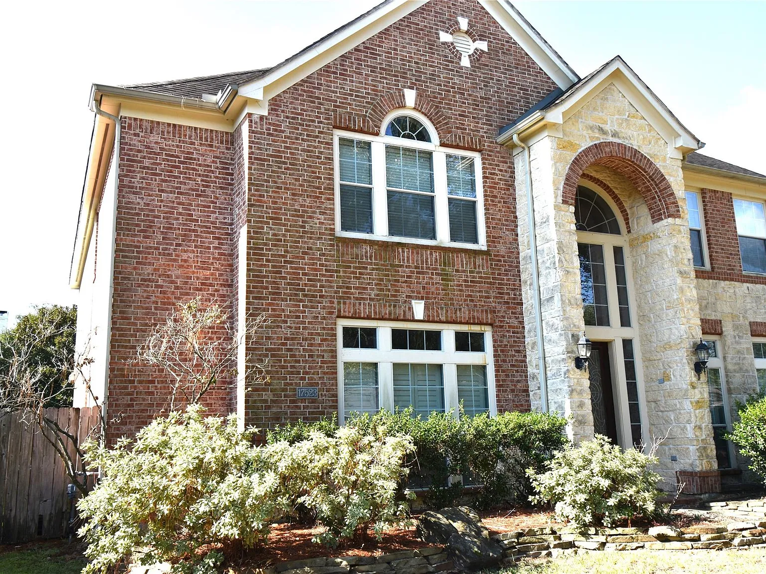 5 bed, 3.5 bath, 3355 sqft, $2,500 — Photo 3