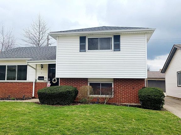 2nd image of 16804 Dynes Ave