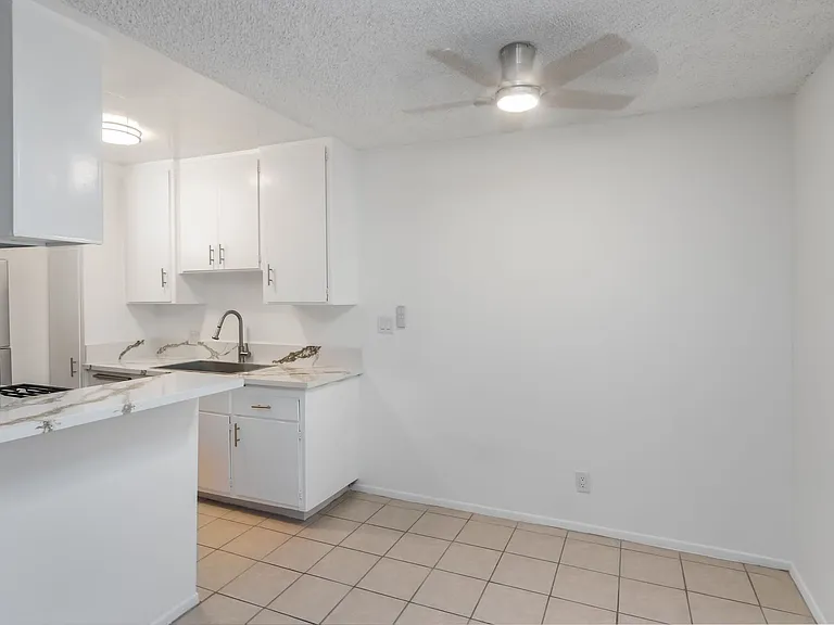 4065 McLaughlin Ave — Photo 5