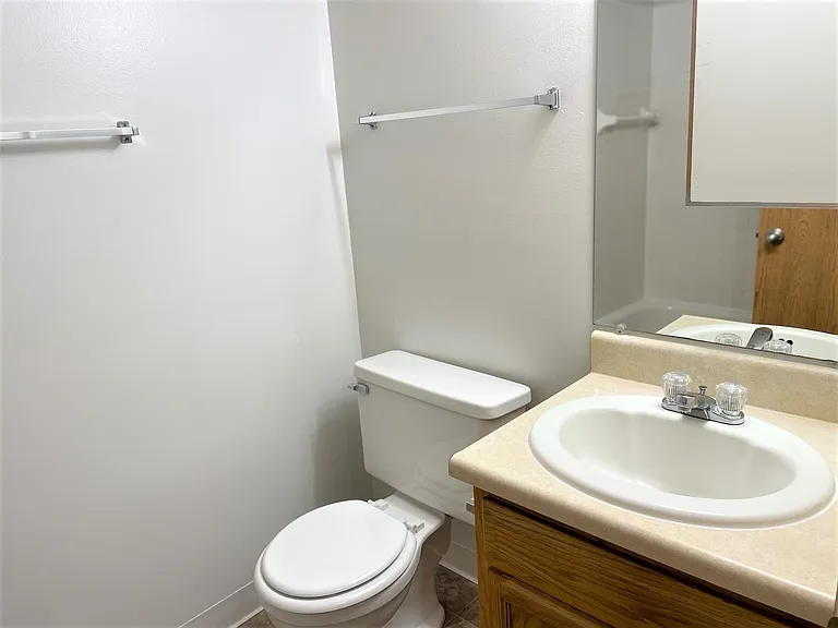 Charter Oaks Apartments — Photo 67