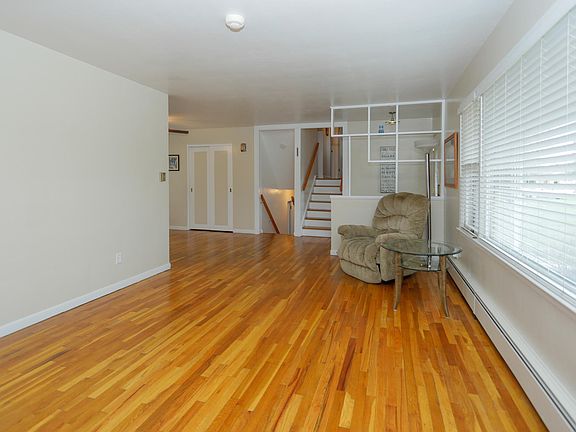 6305 Westchester St-104